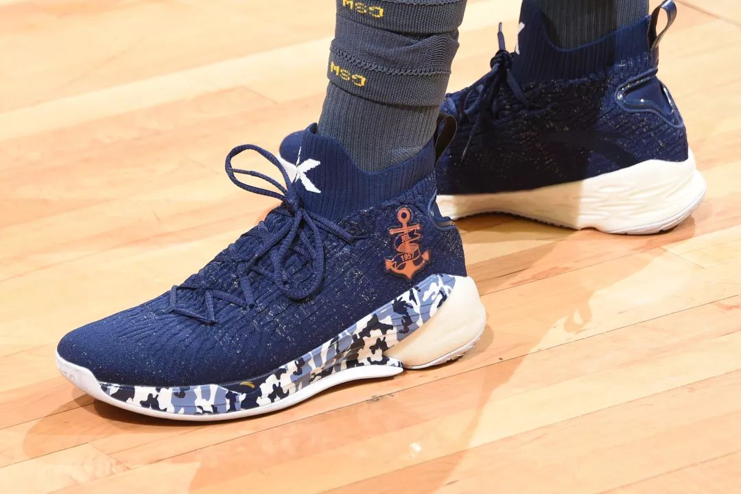 最后时刻体能课后；帕纳辛奈科斯迎来里程碑备战NBA总决赛；震撼外界；更衣室氛围转暖的简单介绍